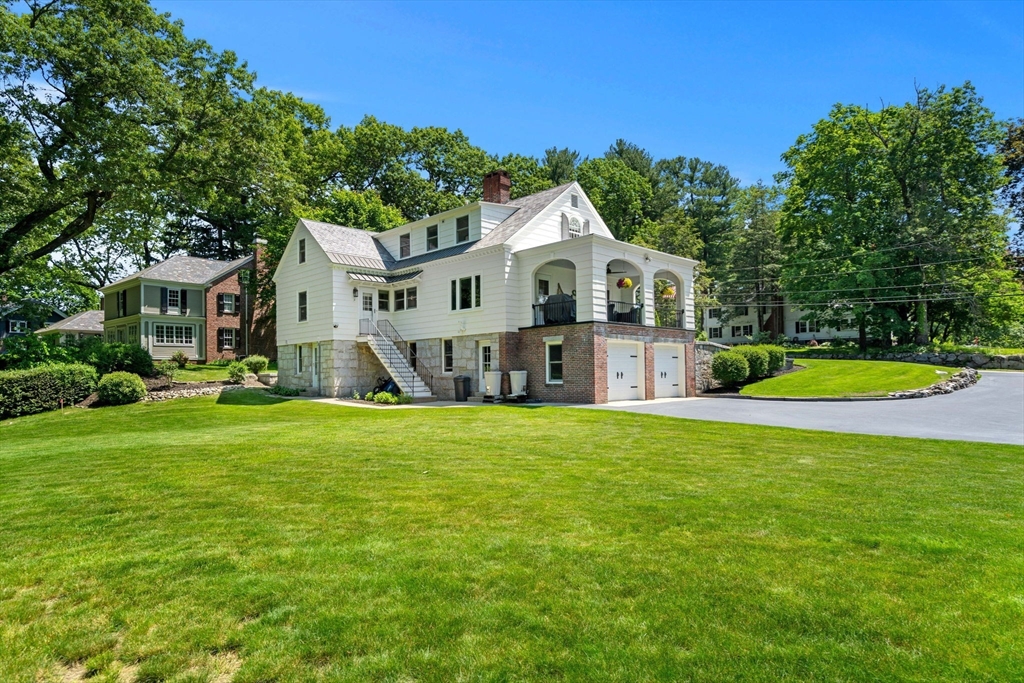 63 Bartlett St