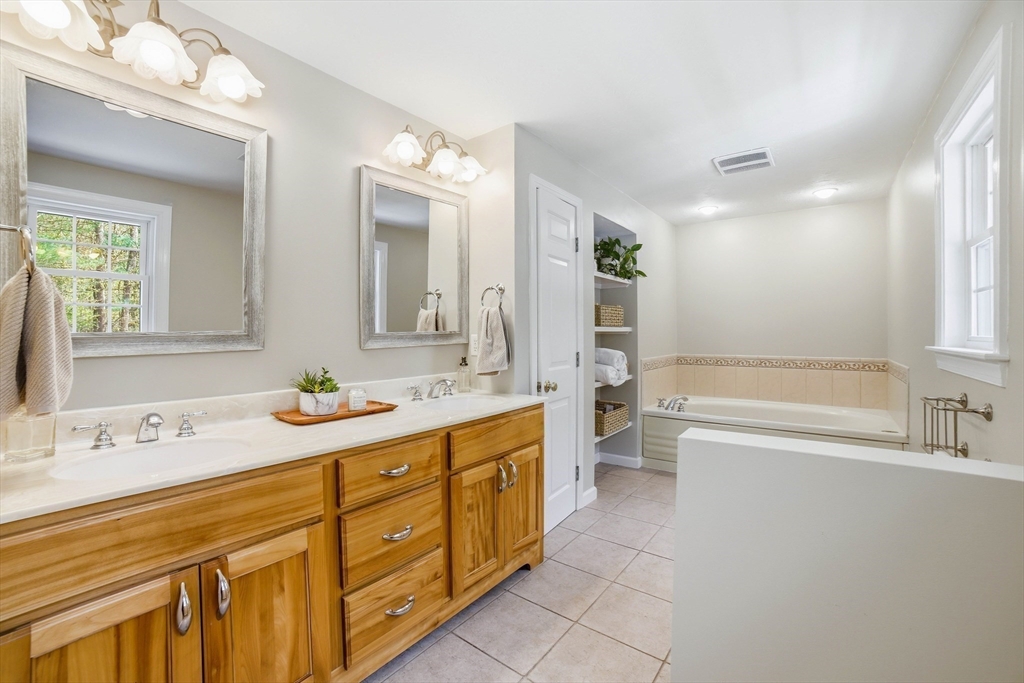 43 Carriage Hill Road, Northborough, MA Photo #20