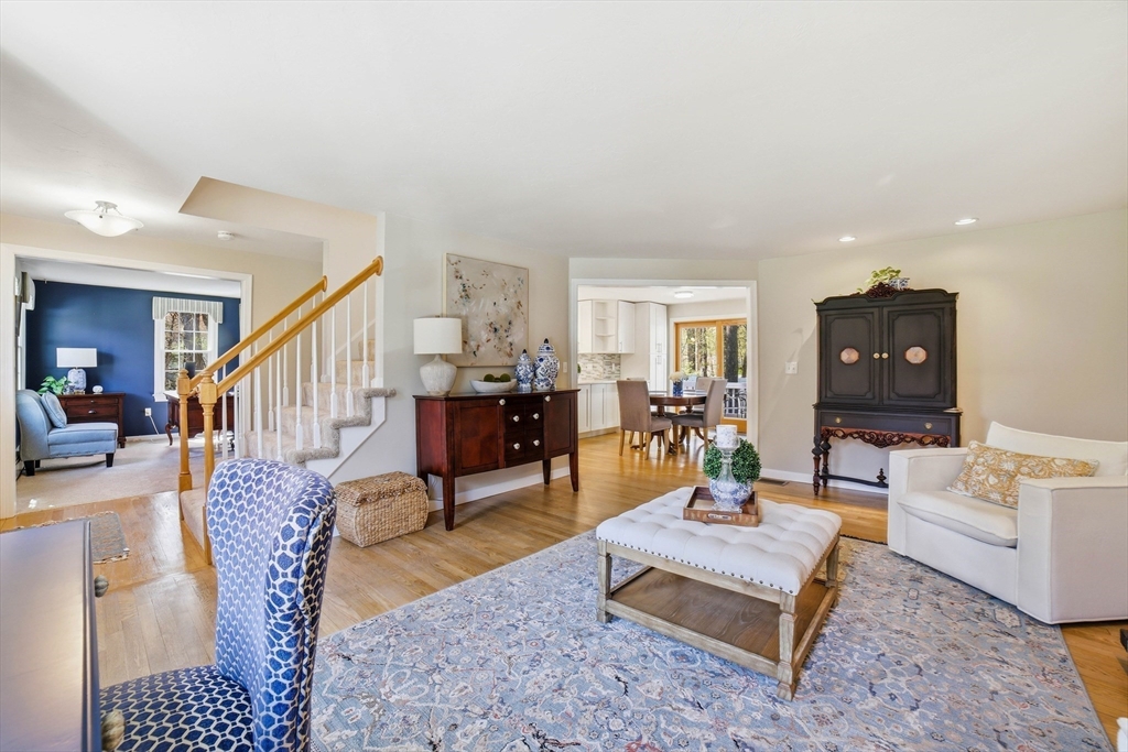 43 Carriage Hill Road, Northborough, MA Photo #4
