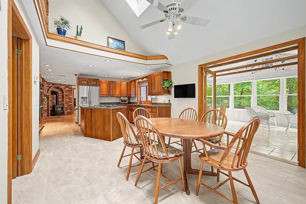 10 Benson Rd