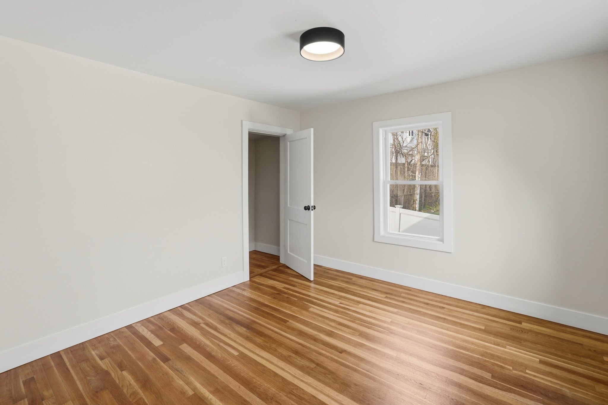 25 Johnson St, Worcester, MA Photo #24