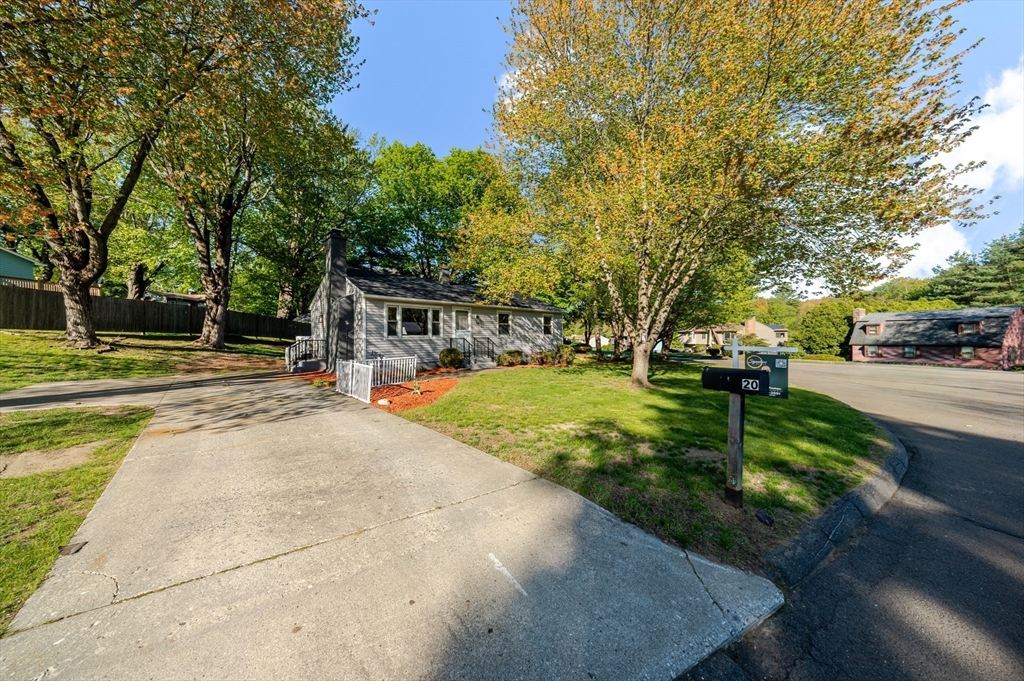 20 Meadowbrook Dr