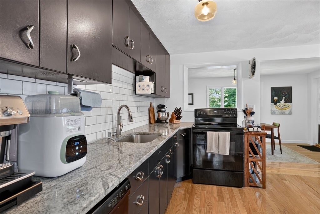 20 Ledgewood Dr, Burlington, MA Photo #10