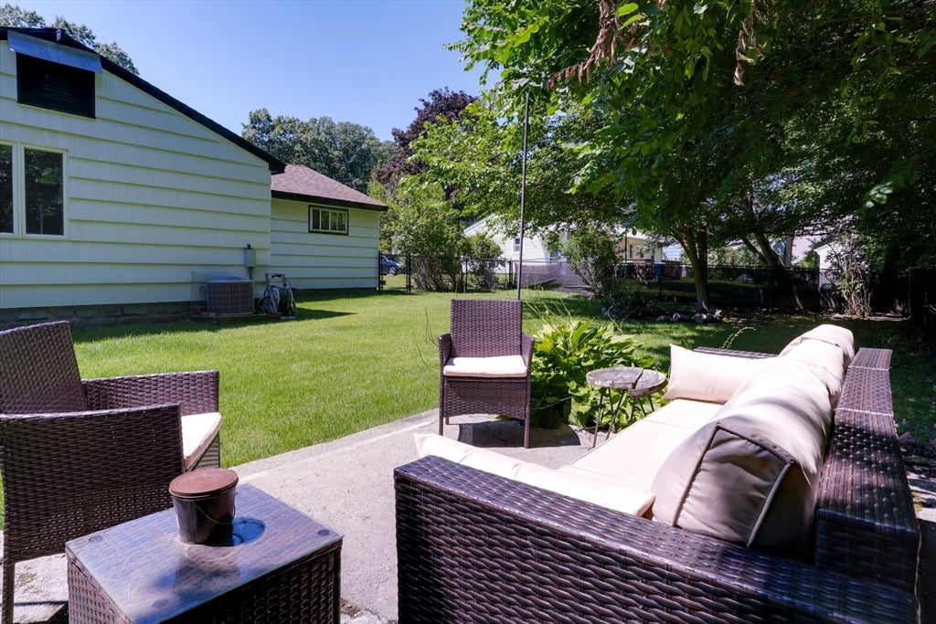 20 Ledgewood Dr, Burlington, MA Photo #24