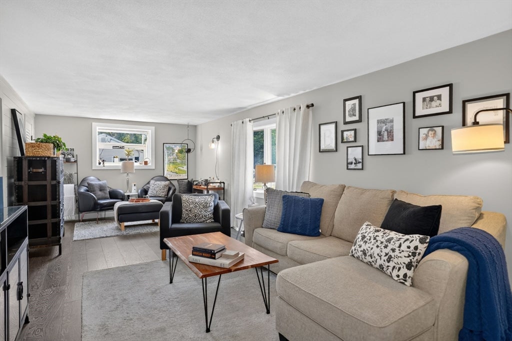 20 Ledgewood Dr, Burlington, MA Photo #5