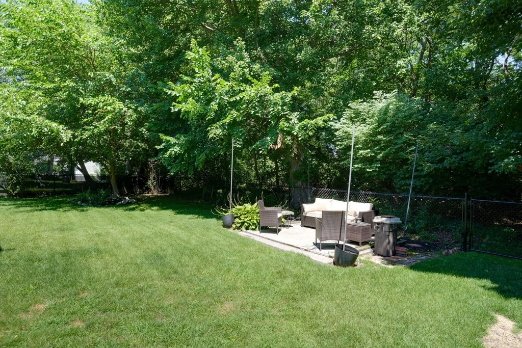 20 Ledgewood Dr, Burlington, MA Photo #3