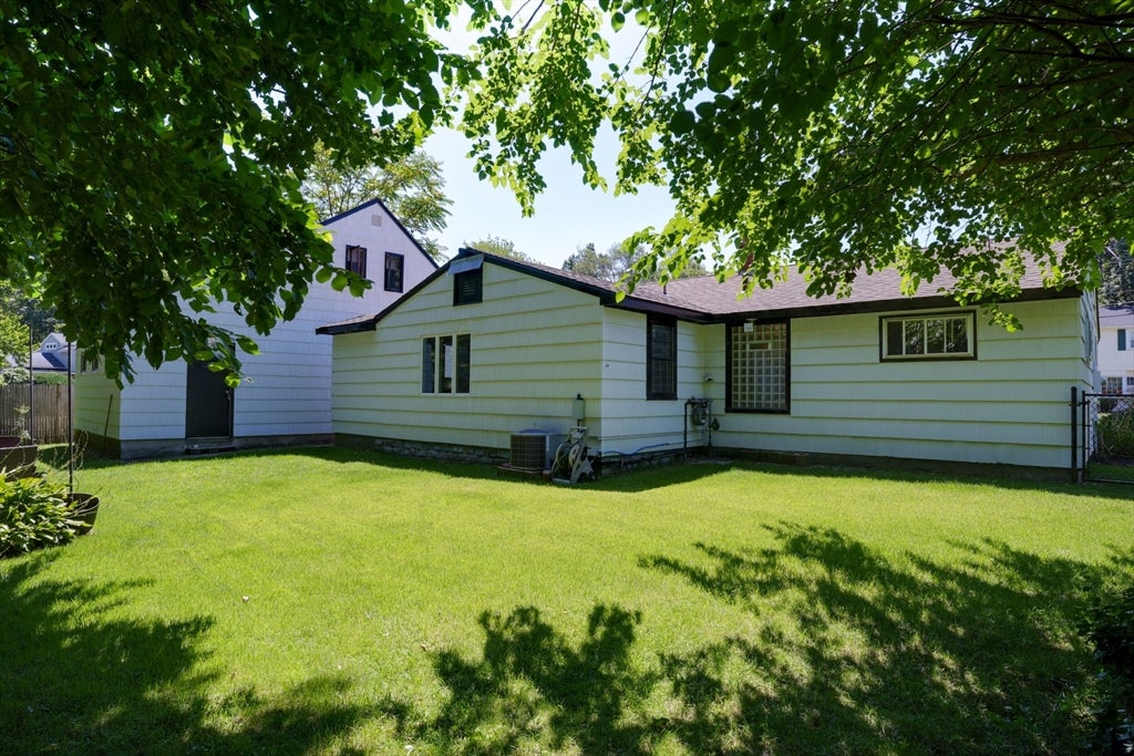 20 Ledgewood Dr, Burlington, MA Photo #22