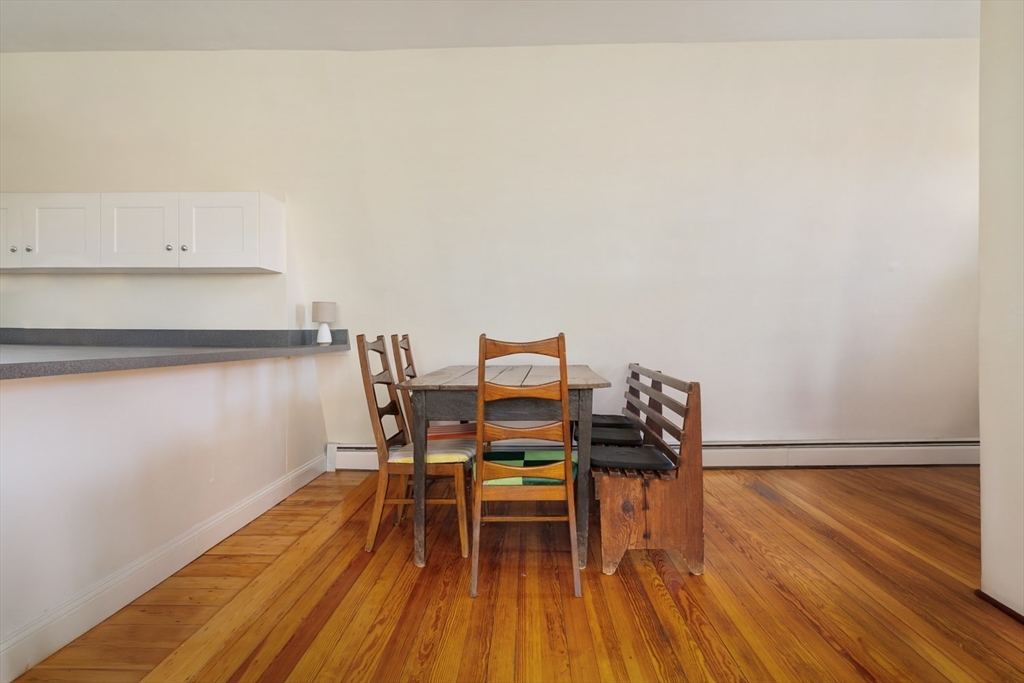 Somerville, Massachusetts 02143, United States, 9 Bedrooms Bedrooms, ,6 BathroomsBathrooms,Residential,Pending,82720