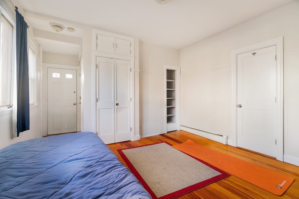 Somerville, Massachusetts 02143, United States, 9 Bedrooms Bedrooms, ,6 BathroomsBathrooms,Residential,Pending,82720