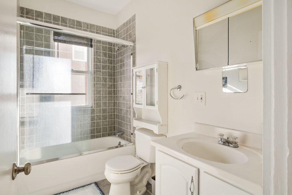 Somerville, Massachusetts 02143, United States, 9 Bedrooms Bedrooms, ,6 BathroomsBathrooms,Residential,Pending,82720