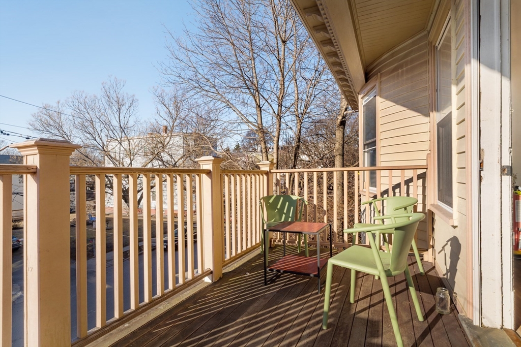 Somerville, Massachusetts 02143, United States, 9 Bedrooms Bedrooms, ,6 BathroomsBathrooms,Residential,Pending,82720