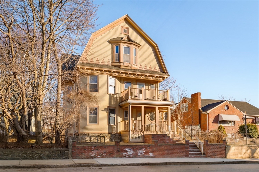 Somerville, Massachusetts 02143, United States, 9 Bedrooms Bedrooms, ,6 BathroomsBathrooms,Residential,Pending,82720