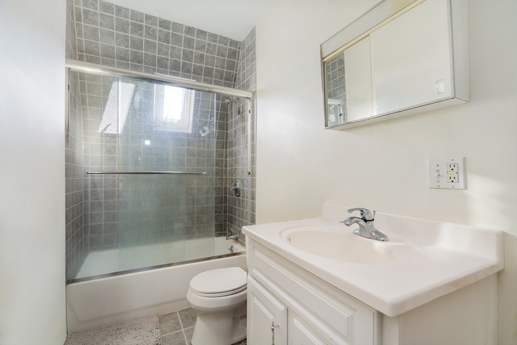 Somerville, Massachusetts 02143, United States, 9 Bedrooms Bedrooms, ,6 BathroomsBathrooms,Residential,Pending,82720