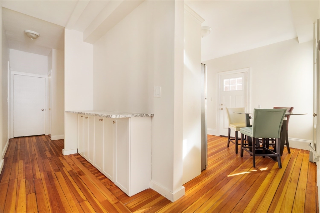 Somerville, Massachusetts 02143, United States, 9 Bedrooms Bedrooms, ,6 BathroomsBathrooms,Residential,Pending,82720