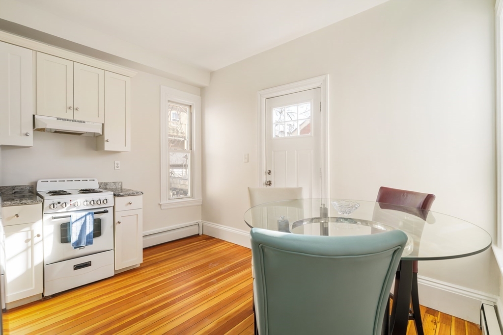 Somerville, Massachusetts 02143, United States, 9 Bedrooms Bedrooms, ,6 BathroomsBathrooms,Residential,Pending,82720