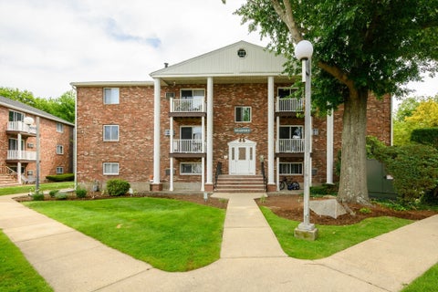 Photo of 1801 Ocean Street #B-21, Marshfield, MA 02050 (MLS # 73554471)