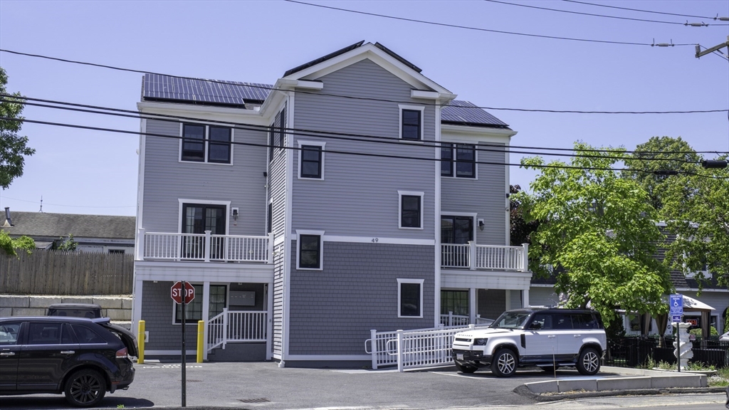 49 Center St