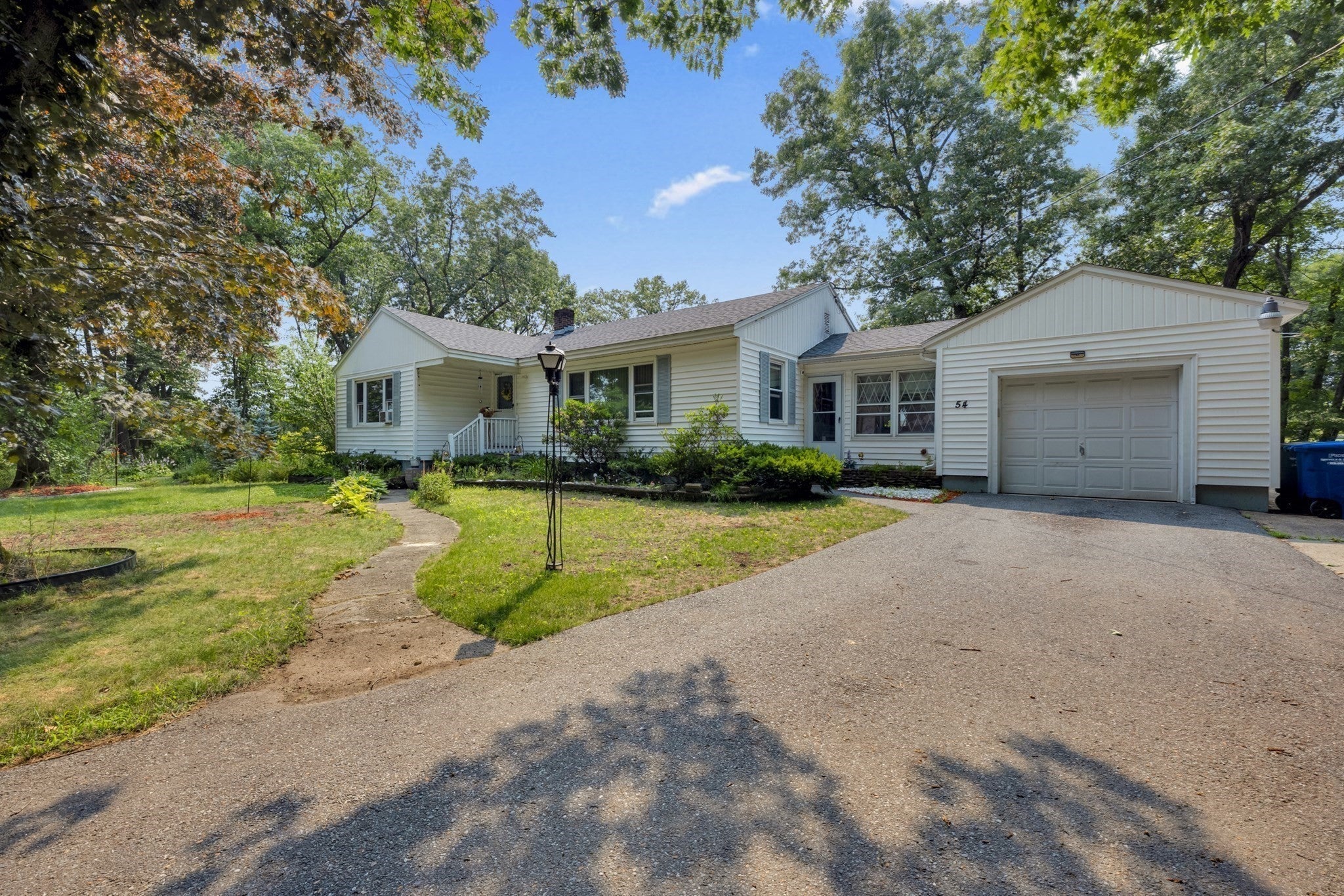 54 Colbert St