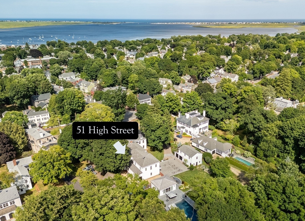 51 High St