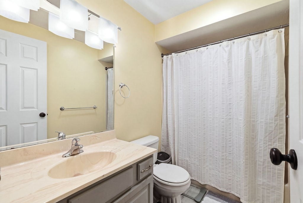 610 South Franklin Street #B204, Holbrook, MA, 610 South Franklin Street #B204, Holbrook, MA Photo #15