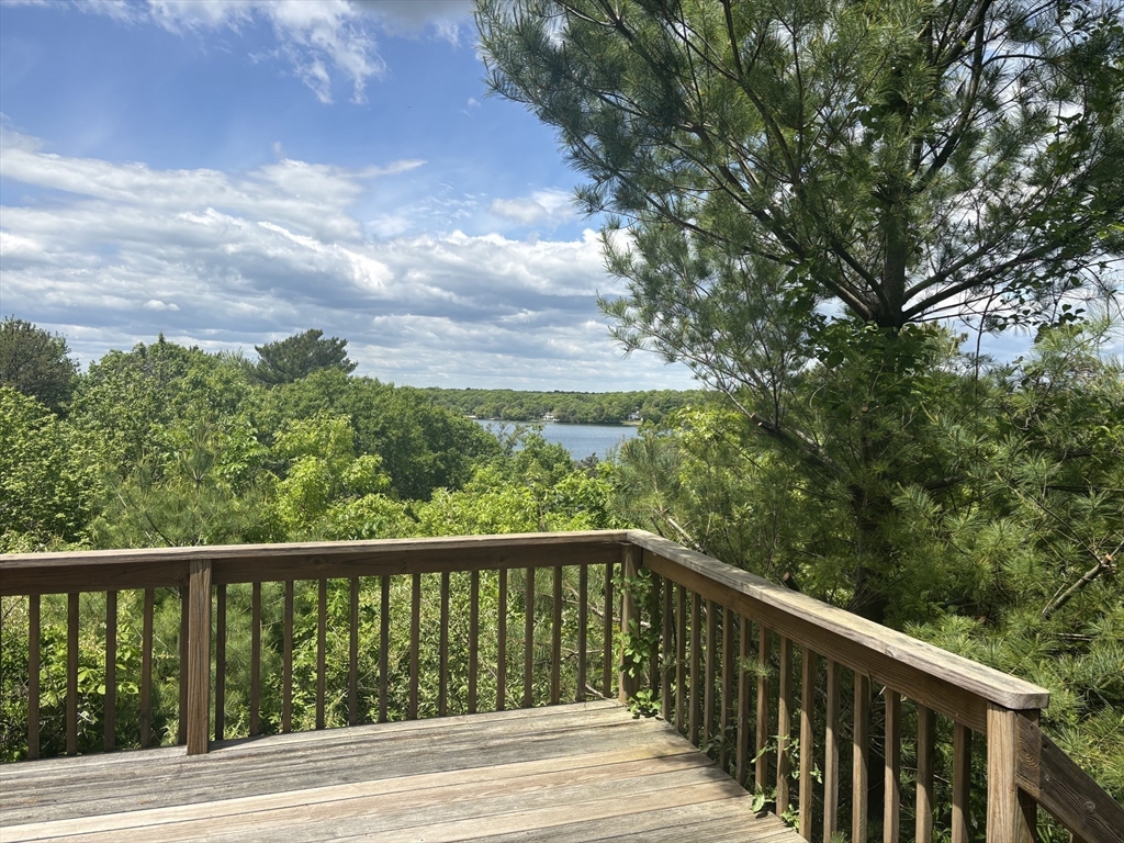 92 Shorewood Dr