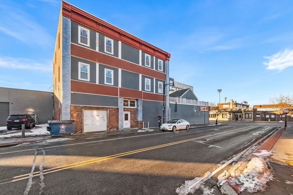 64 Green St