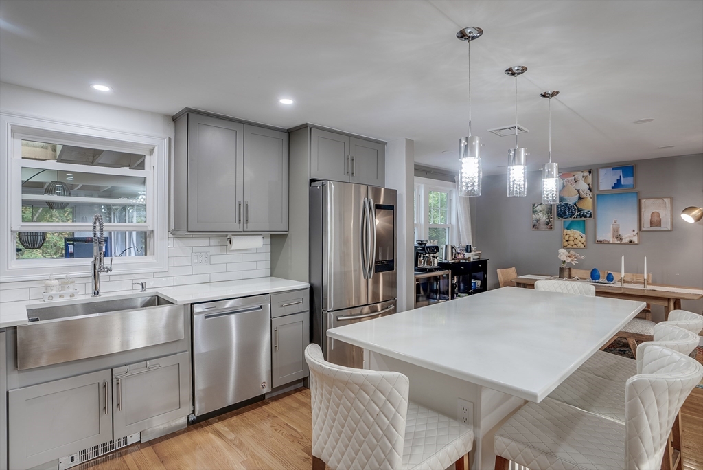 327 Old Billerica Rd