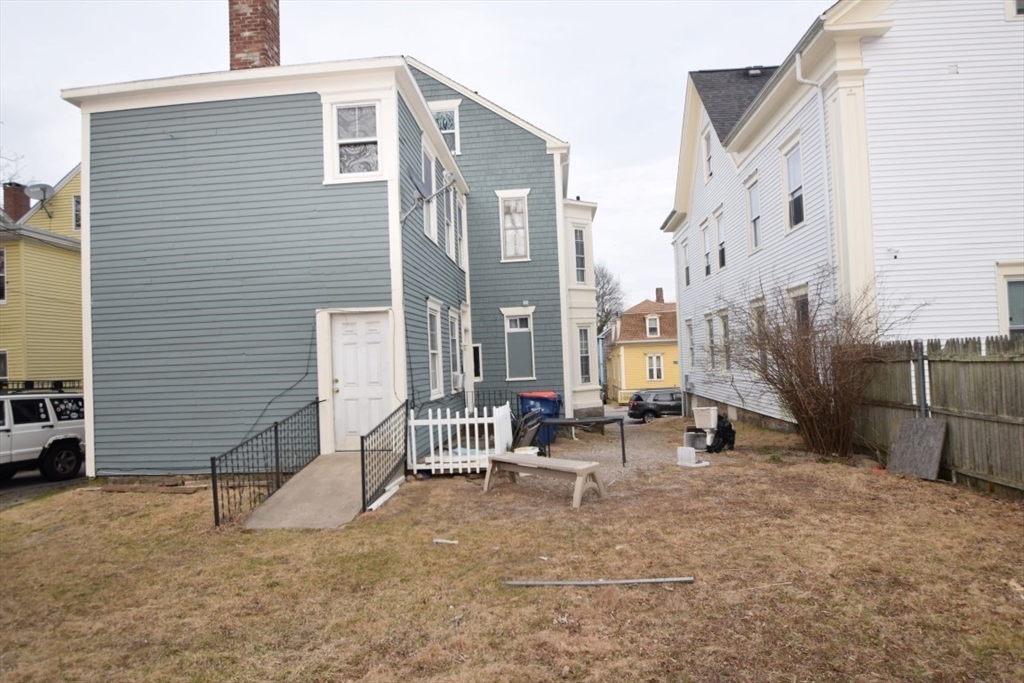 629 County St