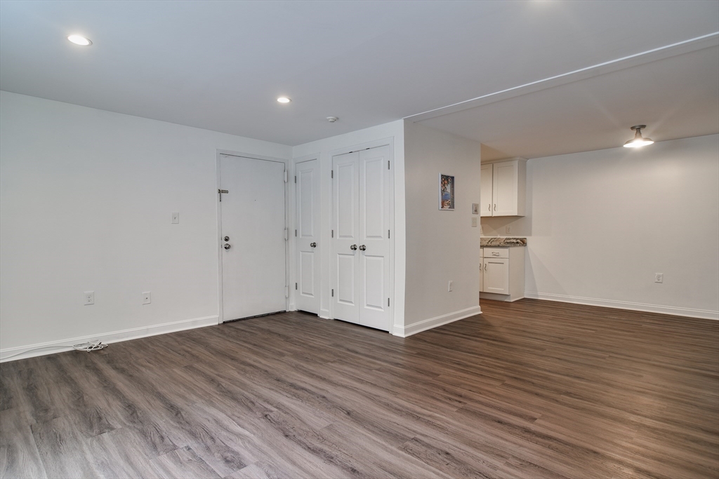 5 Village Rock Lane 15