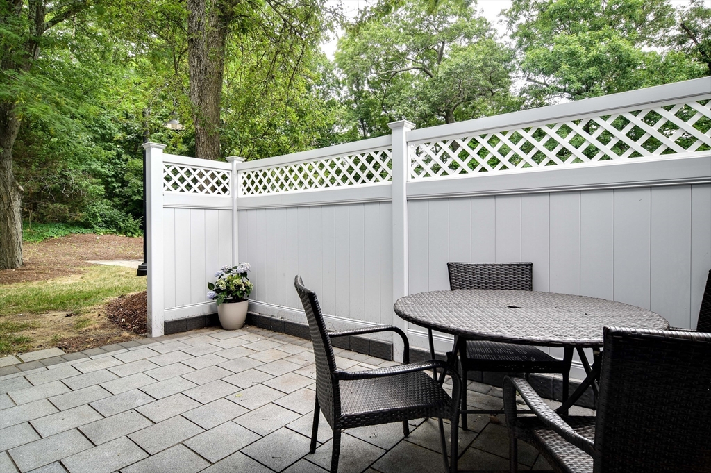 5 Village Rock Lane 15