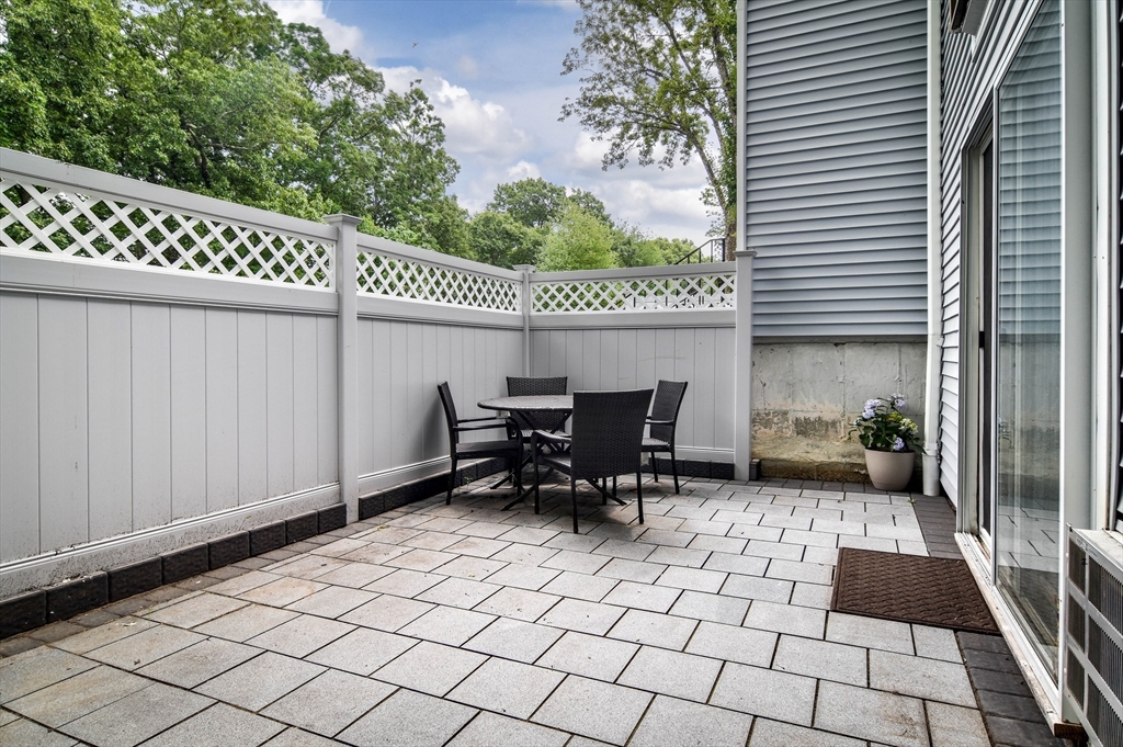 5 Village Rock Lane 15