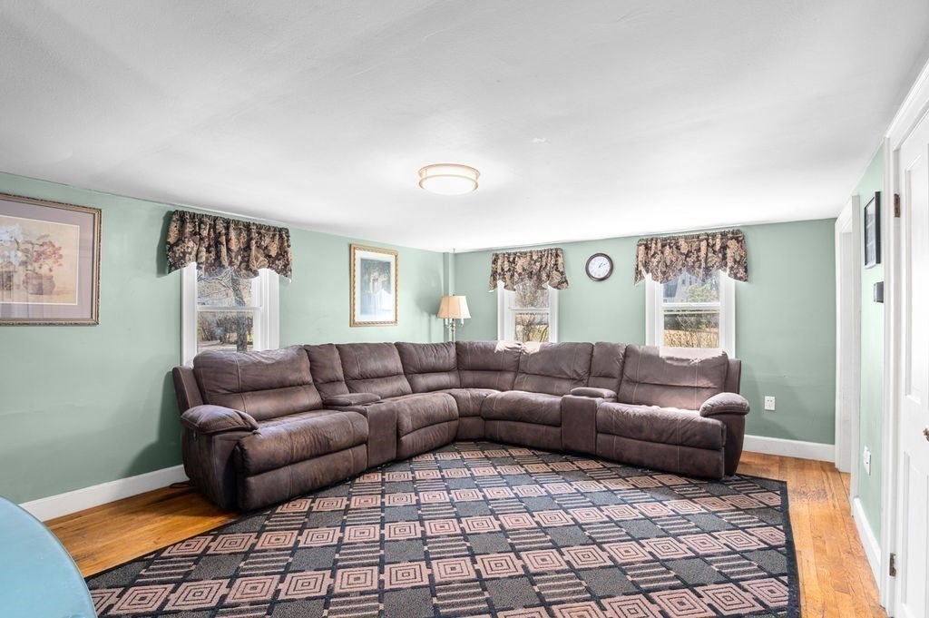 231 West Main St, Georgetown, MA, 231 West Main St, Georgetown, MA Photo #8