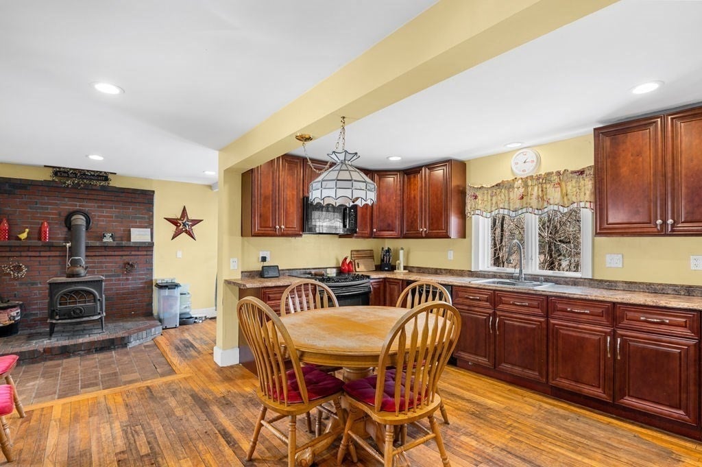 231 West Main St, Georgetown, MA, 231 West Main St, Georgetown, MA Photo #6