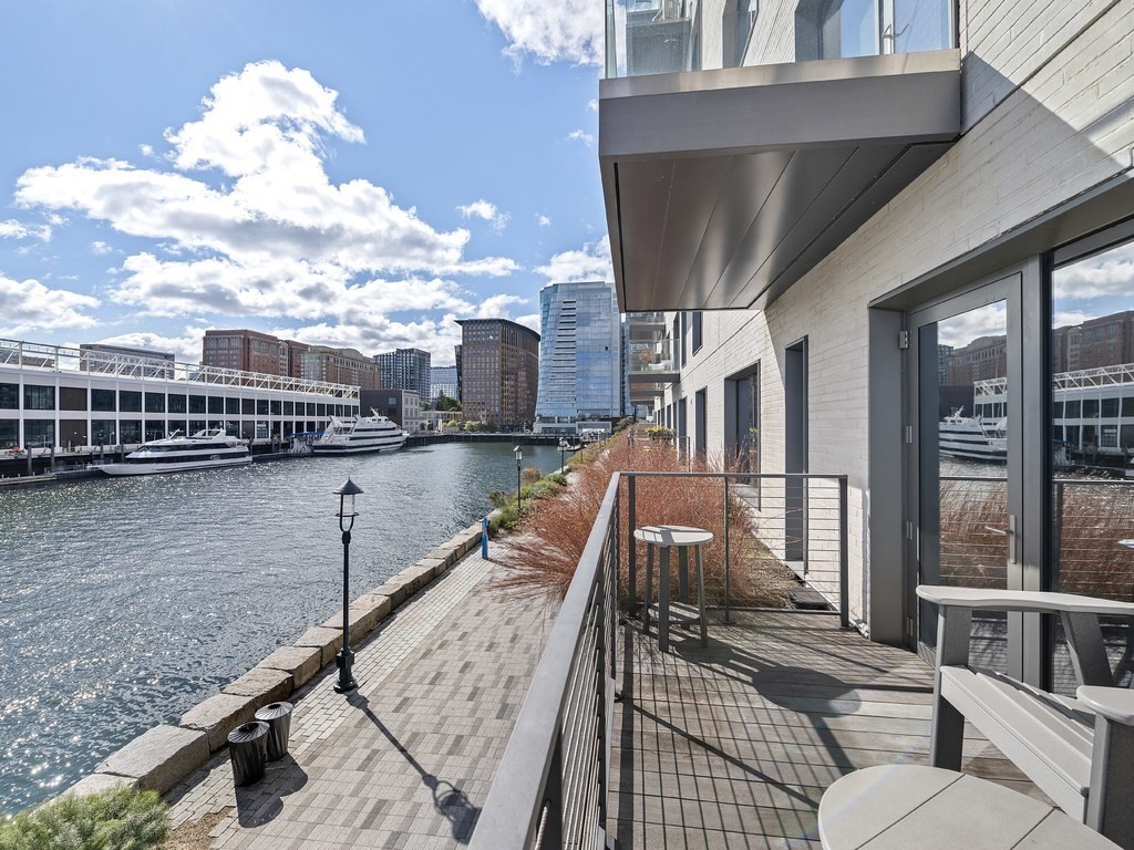300 Pier 4 Boulevard 2E