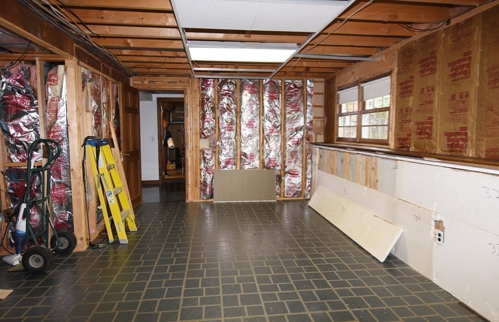 16 Arrow Drive, Whitman, MA, 16 Arrow Drive, Whitman, MA Photo #26
