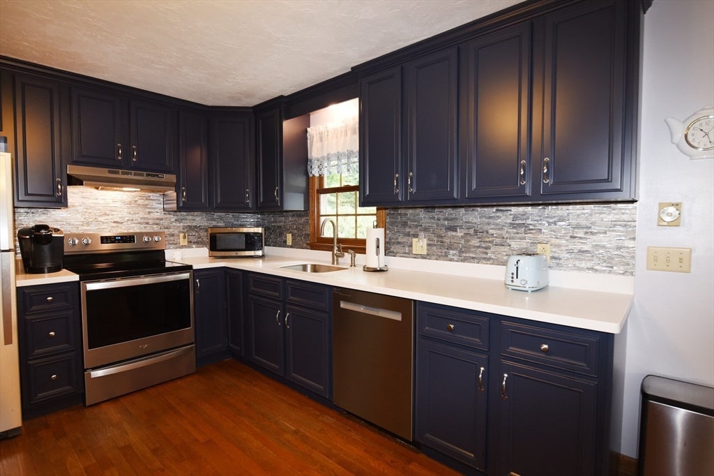 16 Arrow Drive, Whitman, MA, 16 Arrow Drive, Whitman, MA Photo #8