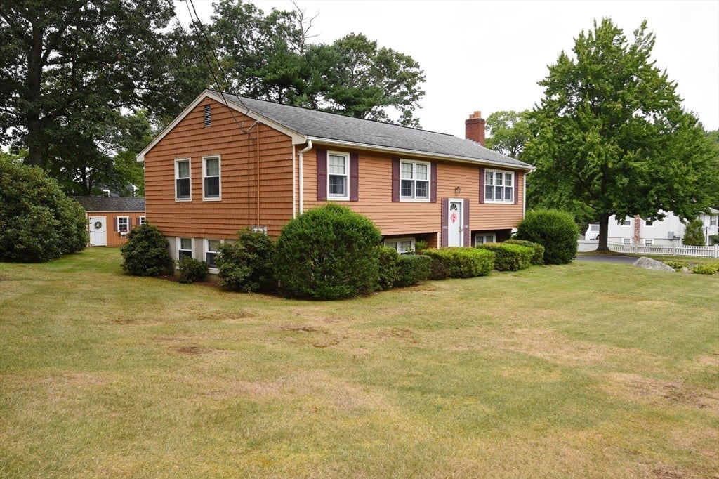16 Arrow Drive, Whitman, MA, 16 Arrow Drive, Whitman, MA Photo #4