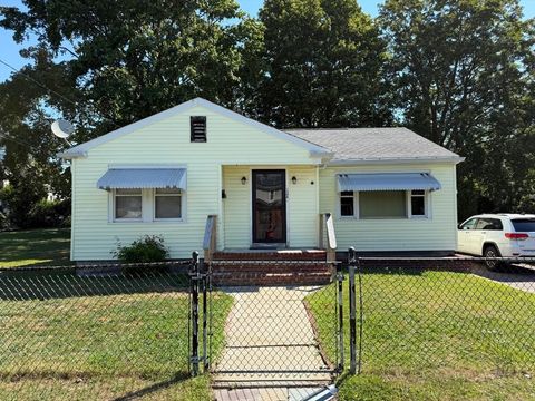 124 Francis St New Bedford MA 02740