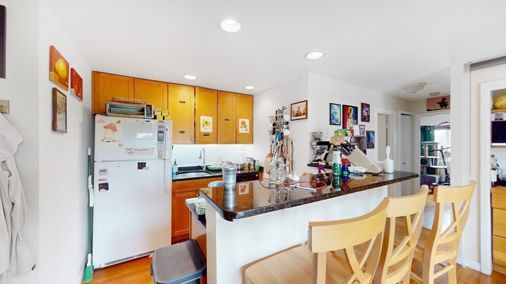 70 Park St 44