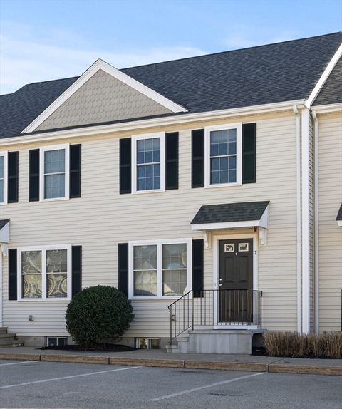 7 Boxberry Ln Unit 7 Rockland MA 02370