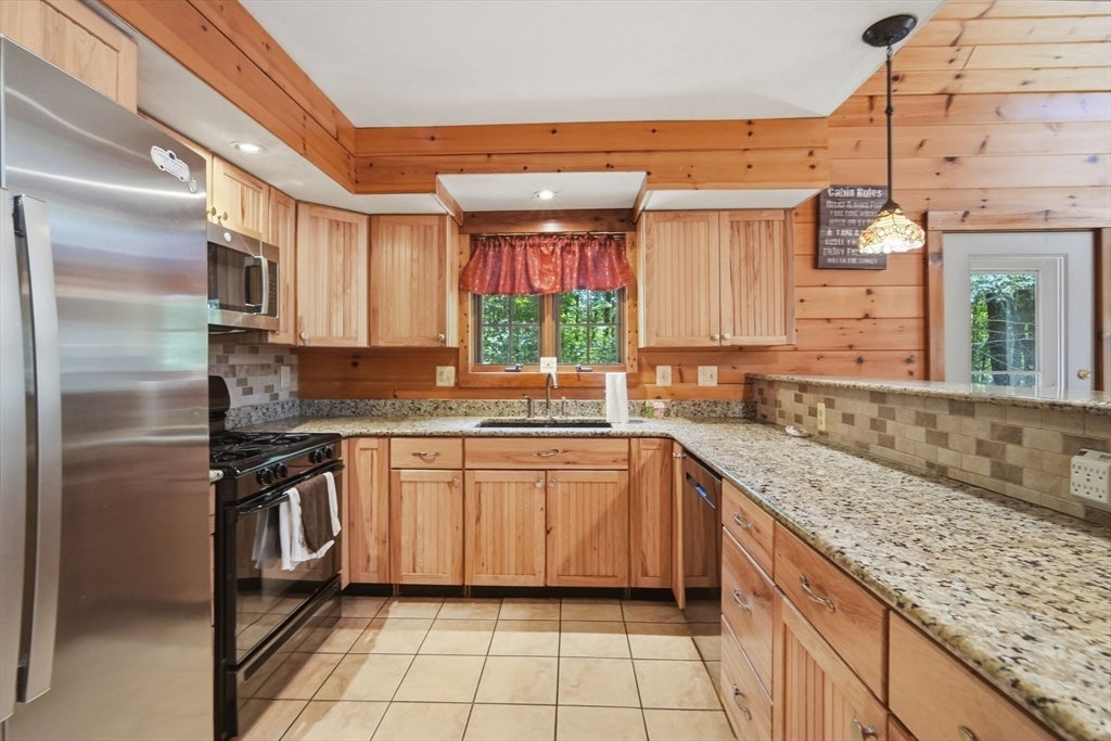 35 South Rd Ext, Peru, MA, 35 South Rd Ext, Peru, MA Photo #7