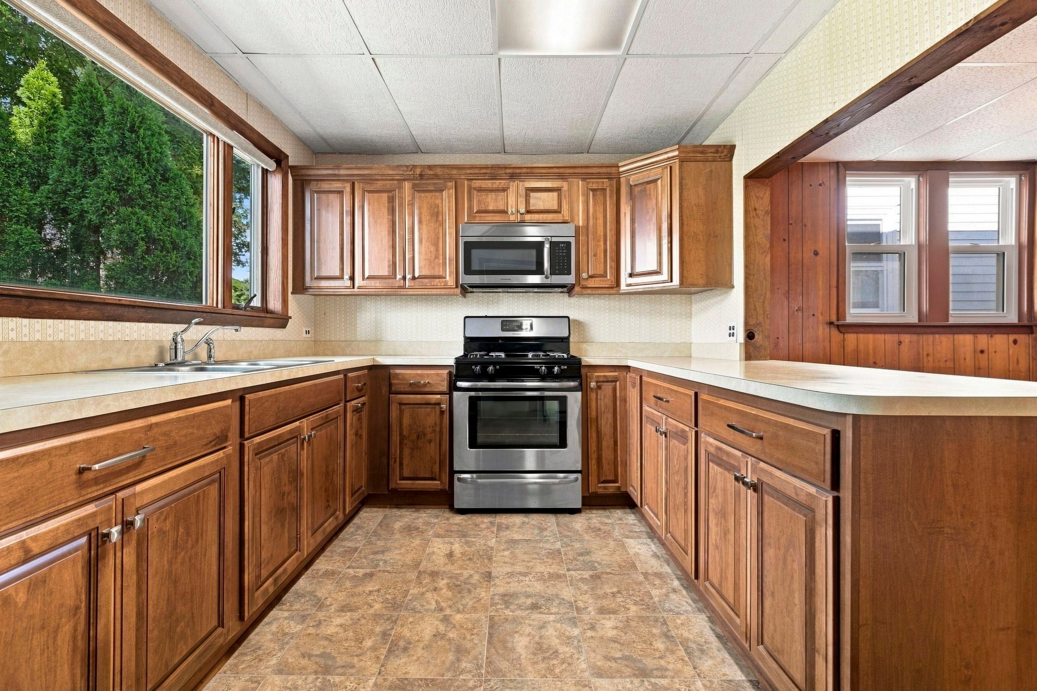 16 Usher Rd, Medford, MA Photo #7
