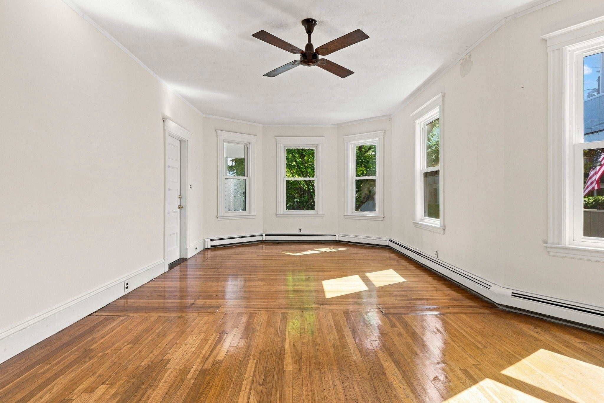 16 Usher Rd, Medford, MA Photo #3