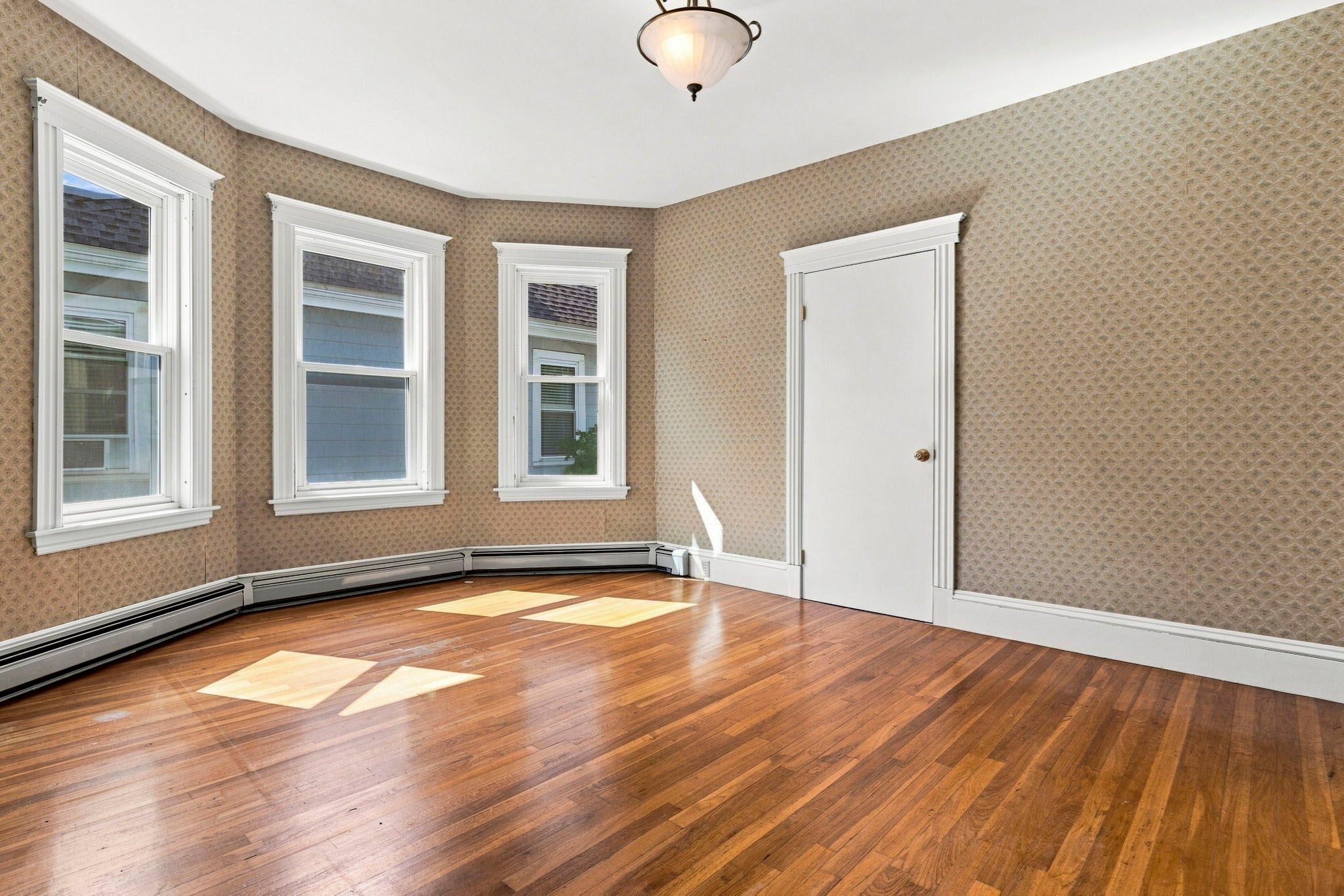 16 Usher Rd, Medford, MA Photo #16