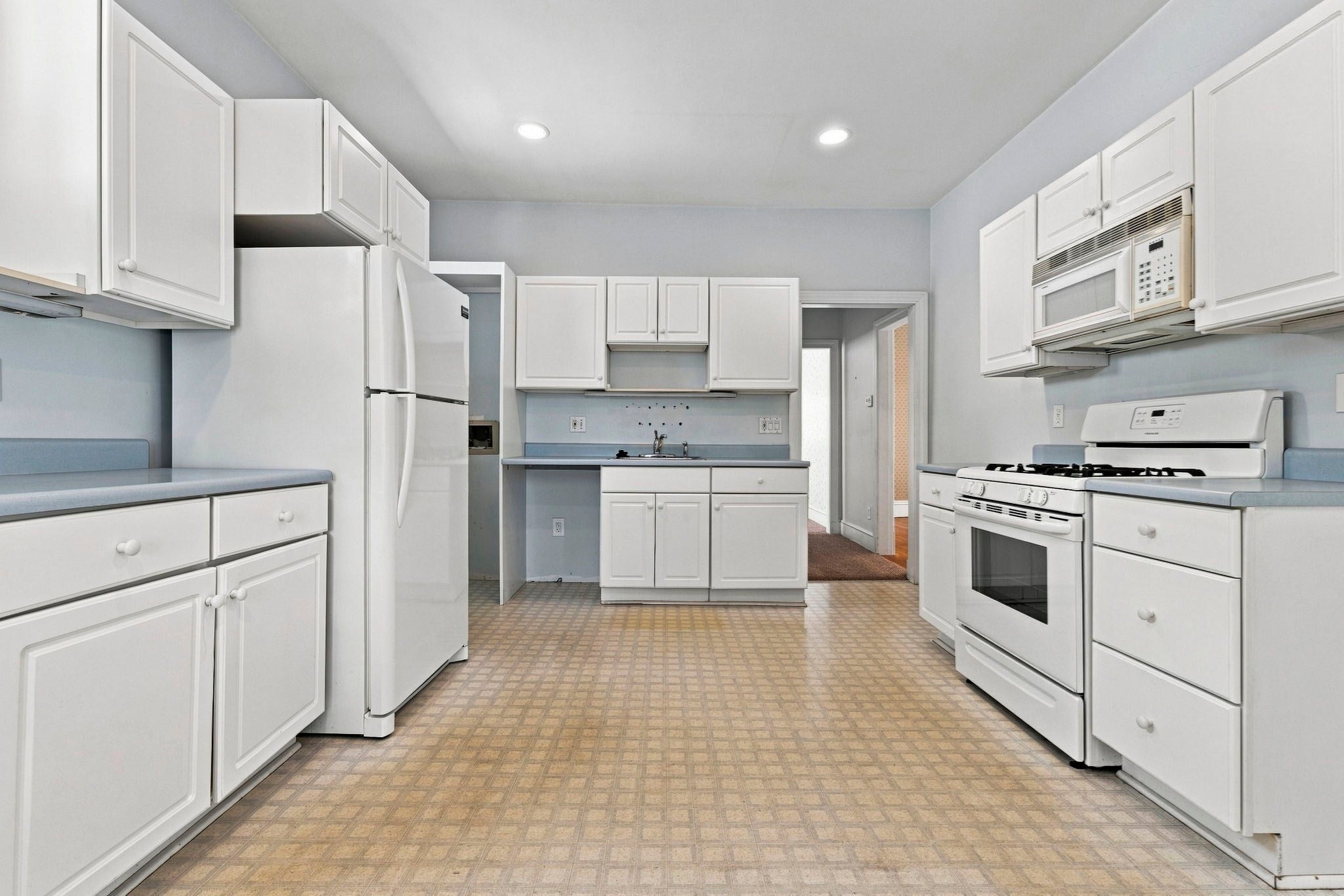 16 Usher Rd, Medford, MA Photo #14