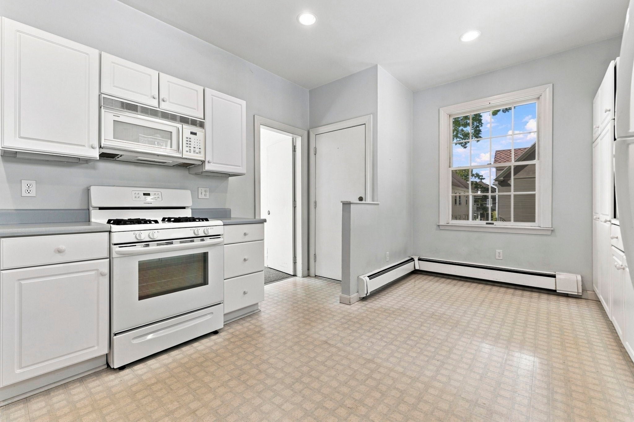 16 Usher Rd, Medford, MA Photo #13