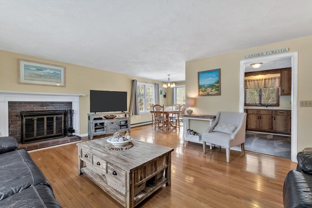 5 Maple Ln