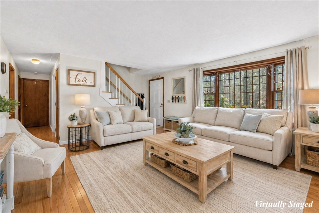 5 Maple Ln