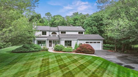 44 Raymond Drive Seekonk MA 02771