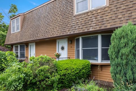 51-1/2 Hatfield St 6 Northampton MA 01060